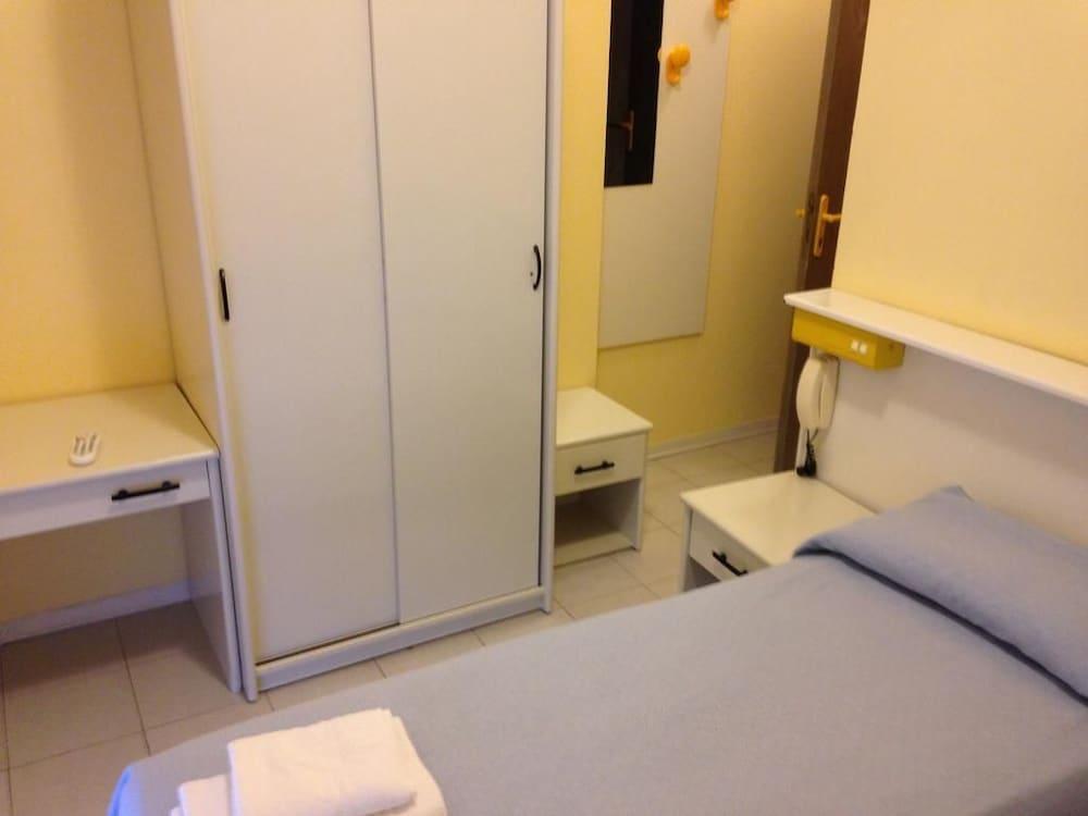 Aron Hotel Rimini Exterior photo
