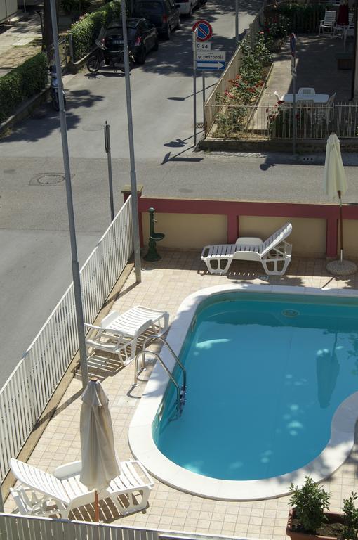 Aron Hotel Rimini Exterior photo